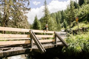 Brücke am Wanderweg zur Isla